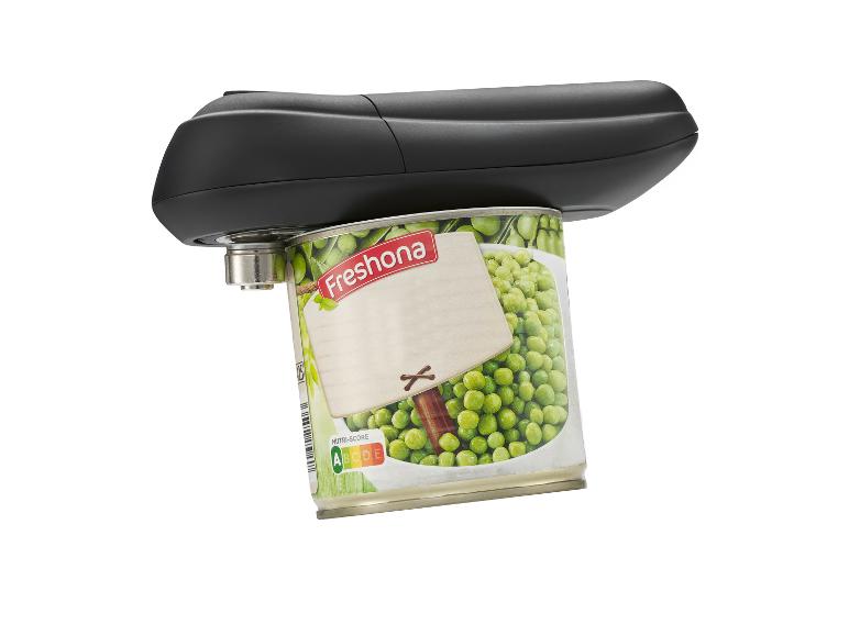 Elektrische blikopener op een blik doperwten met Nutri-Score A.