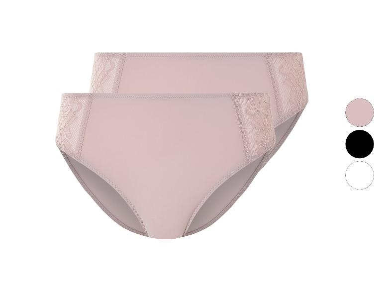 Twee lichtroze slips met kant.