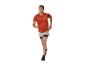 Man in oranje hardloopshirt en grijze shorts