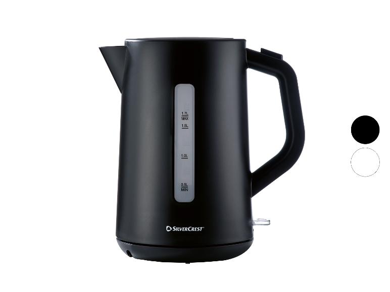 Zwarte SilverCrest waterkoker met waterniveau-indicator en 1,7L inhoud.