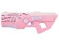 Roze speelgoedblaster met een printplaatpatroon.