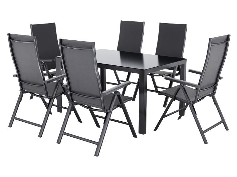 Zwarte tuineetset met een rechthoekige tafel en zes klapstoelen