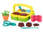 Play-Doh tuinspeelset met mand, bloempotten, gereedschap en mallen.