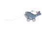 Houten walvis trekfiguur met wielen en touw.