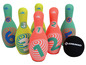 Een set met zes bowlingkegels en een bal van Schildkröt.
