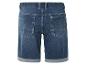 Donkerblauwe jeans shorts, achterkant.