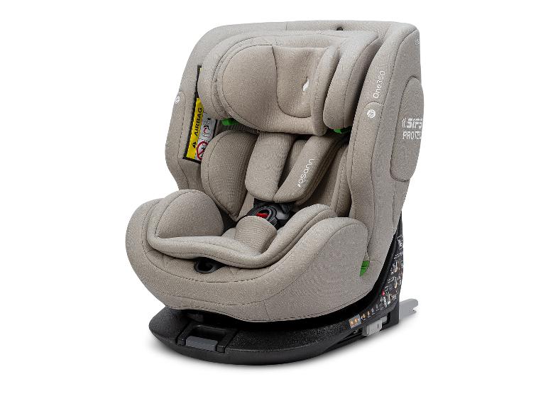 Beige autostoeltje met veiligheidsgordels en draaibare basis