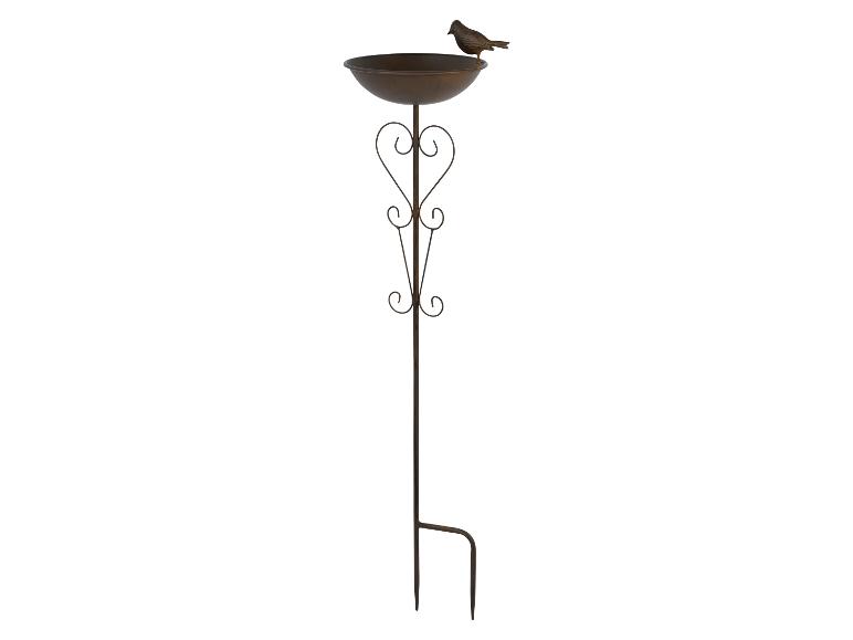 Metalen vogelbad met decoratief hart en vogelbeeldje, in bronskleur.