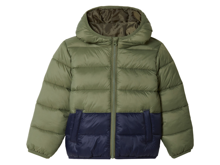 Een groene en blauwe winterjas met capuchon.
