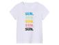 Wit kinder t-shirt met een multicolor "SUN" tekst.