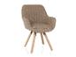 Beige gestoffeerde stoel met houten poten