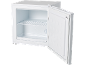 Witte mini-koelkast met open deur, toont een plank en een temperatuurknop.