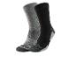 Twee sportsokken, één grijs en één zwart, met contrasterende details.
