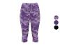 Dames sportcapri met paars camouflagepatroon en gestreepte details.