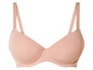 Een beige bh met brede bandjes.