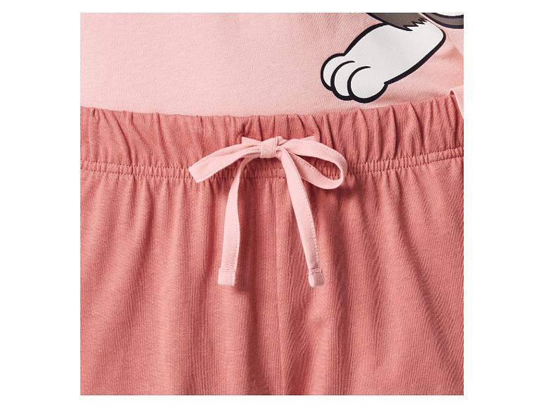 Roze pyjama voor kinderen met een kattenprint.