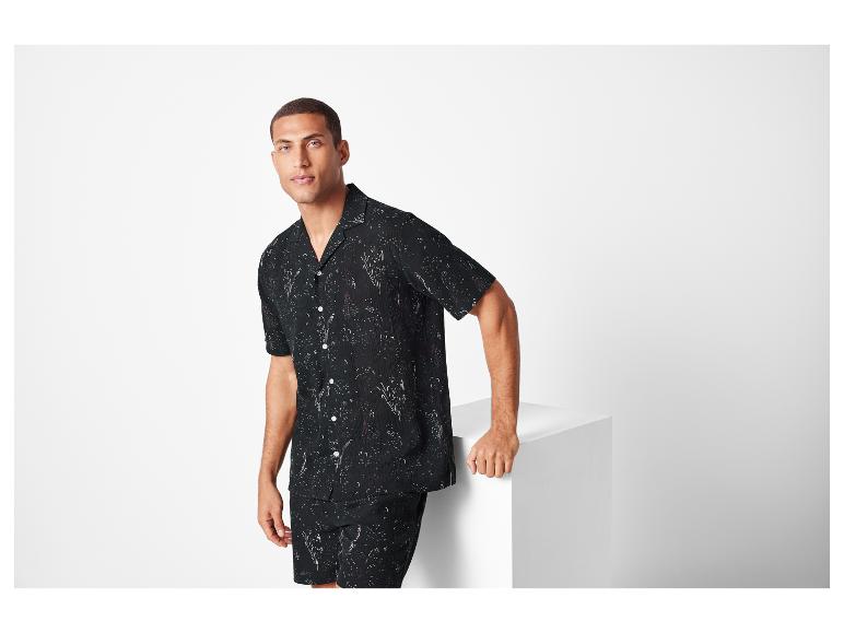 Matching shirt en short met bloemenprint, casual stijl.