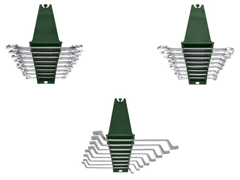 Drie sets steek- en ringsleutels in groene houders.