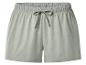 Lichtgrijze dames sportshort met elastische tailleband en trekkoord.