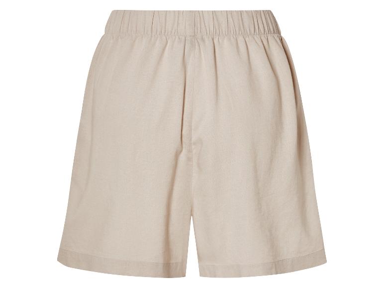 Beige linnen shorts, achterkant.