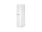 Witte hoge kast met twee deuren, handgrepen en een slot.