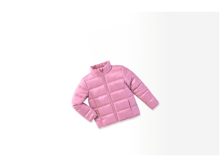 Een roze winterjas met een rits.