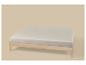 Licht houten bedframe met een beige matras op een neutrale achtergrond.