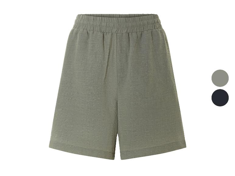 Olijfgroene linnen shorts; ook verkrijgbaar in grijs en zwart.