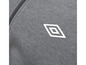 Een grijze trui met een wit logo van Umbro.