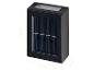 Zwarte rechthoekige solar wandlamp met afmetingen 10cm x 7.3cm x 3cm.