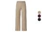 Beige gebreide broek met bordeauxrode en zwarte kleuropties.