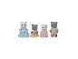 Vier kattenbeeldjes in diverse outfits: blauwe jurk, gele jurk, roze jurk en roze vest met rode korte broek.