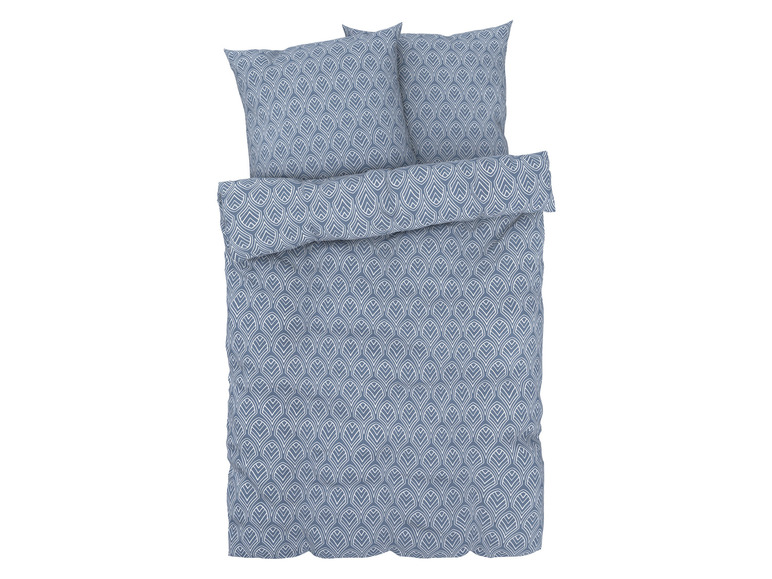 Een blauwe dekbedovertrek met kussenslopen in een geometrisch patroon.