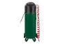 Groene compressor met een rode spiraalslang en zwarte wielen.