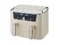 Beige heteluchtfriteuse met twee compartimenten, digitaal display en chromen accenten.