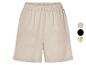 Beige linnen shorts, verkrijgbaar in diverse kleuren.