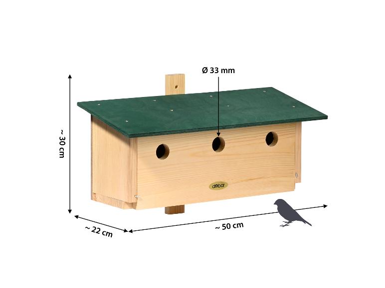 Houten vogelhuisje met drie openingen, groen dak en afmetingen.