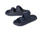 Blauwe kindersandalen met twee gespen.