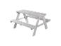 Lichtgrijze houten picknicktafel