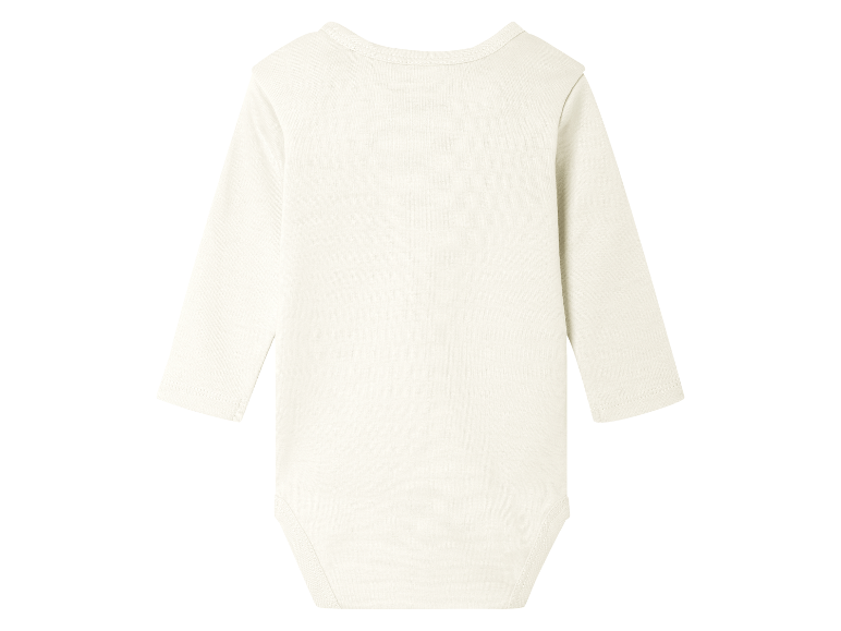 Witte babybody met lange mouwen.