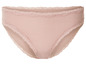 Een roze onderbroek met kant.