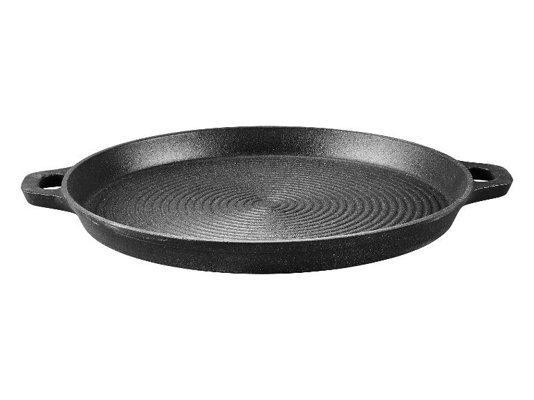 Geëmailleerde gietijzeren braadpan met handgrepen.