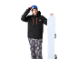 Man in zwarte ski-jas en bedrukte skibroek met snowboard.