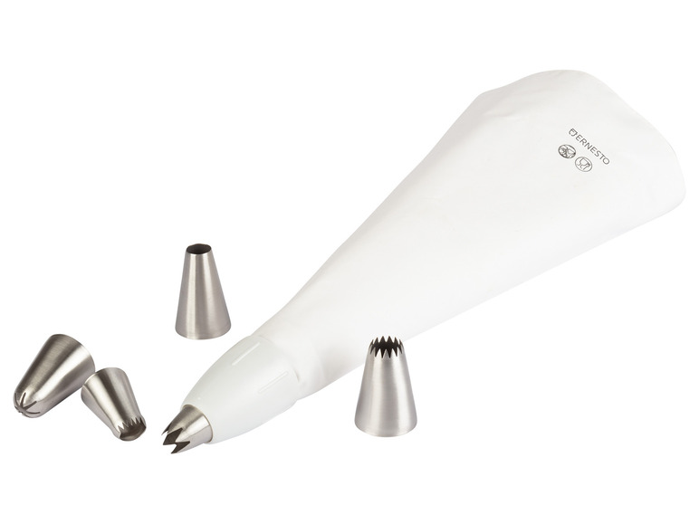 Een spuitmondje en spuitzak voor het decoreren van gebak.