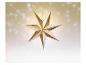 Gouden en witte decoratieve ster met lichtjes op een gouden bokeh-achtergrond.