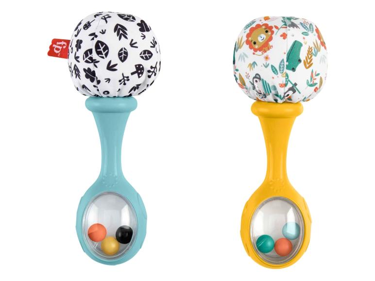 Twee Fisher-Price rammelaars met stoffen toppen, één met zwart-witte bladeren, één met kleurrijke dieren.