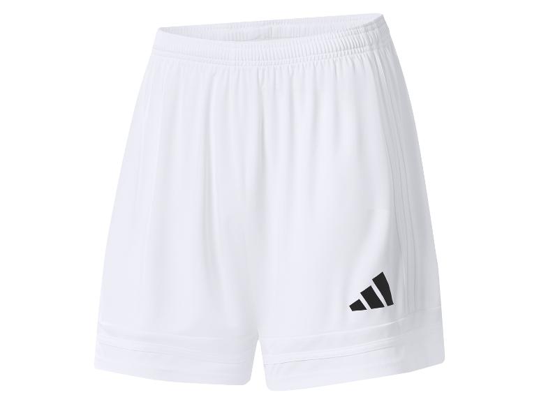 Witte Adidas sportshorts met een zwart logo op de rechterpijp.