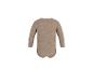Bruine romper met lange mouwen voor baby's op een witte achtergrond.