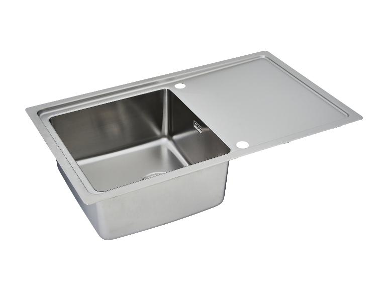 Roestvrijstalen keuken spoelbak met één kom en afdruiprek.