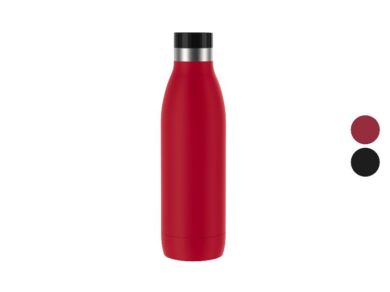 Rode geïsoleerde fles met een zwarte en zilveren dop, met kleurstalen voor rood en zwart.